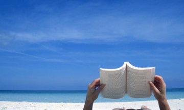 Reading-a-book-on-the-bea-001.jpg